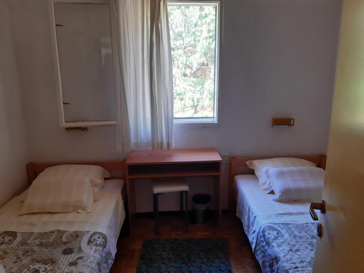 Villa Juka House à Milna  Extérieur photo